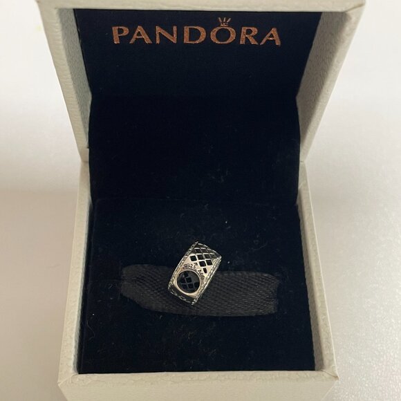 Pandora The Heart New York City Exclusive Charm Bead - Picture 5 of 5